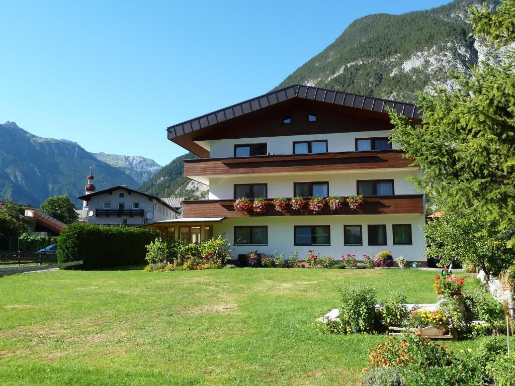 Hotel Gastehaus Frischhut Nassereith Exterior foto